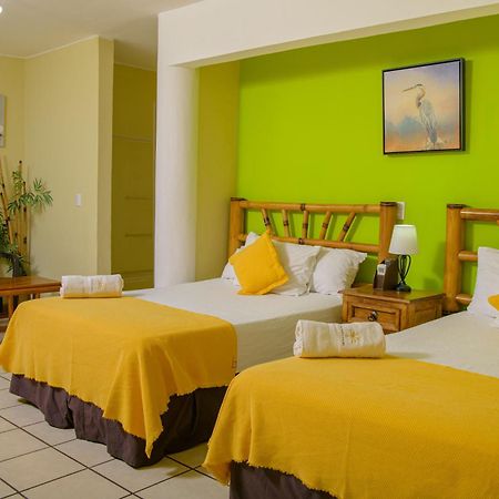 Banana Palms Hotel Rio Dulce By Eksteriør billede