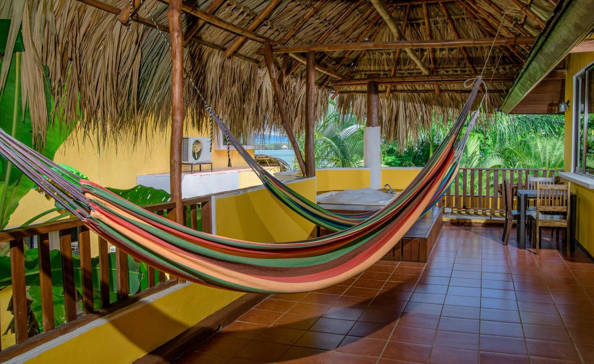 Banana Palms Hotel Rio Dulce By Eksteriør billede