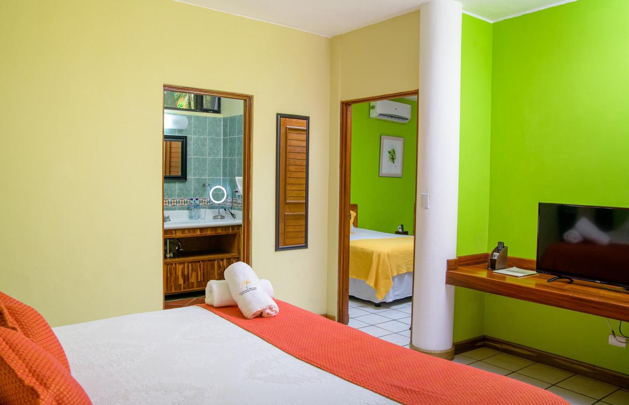 Banana Palms Hotel Rio Dulce By Eksteriør billede