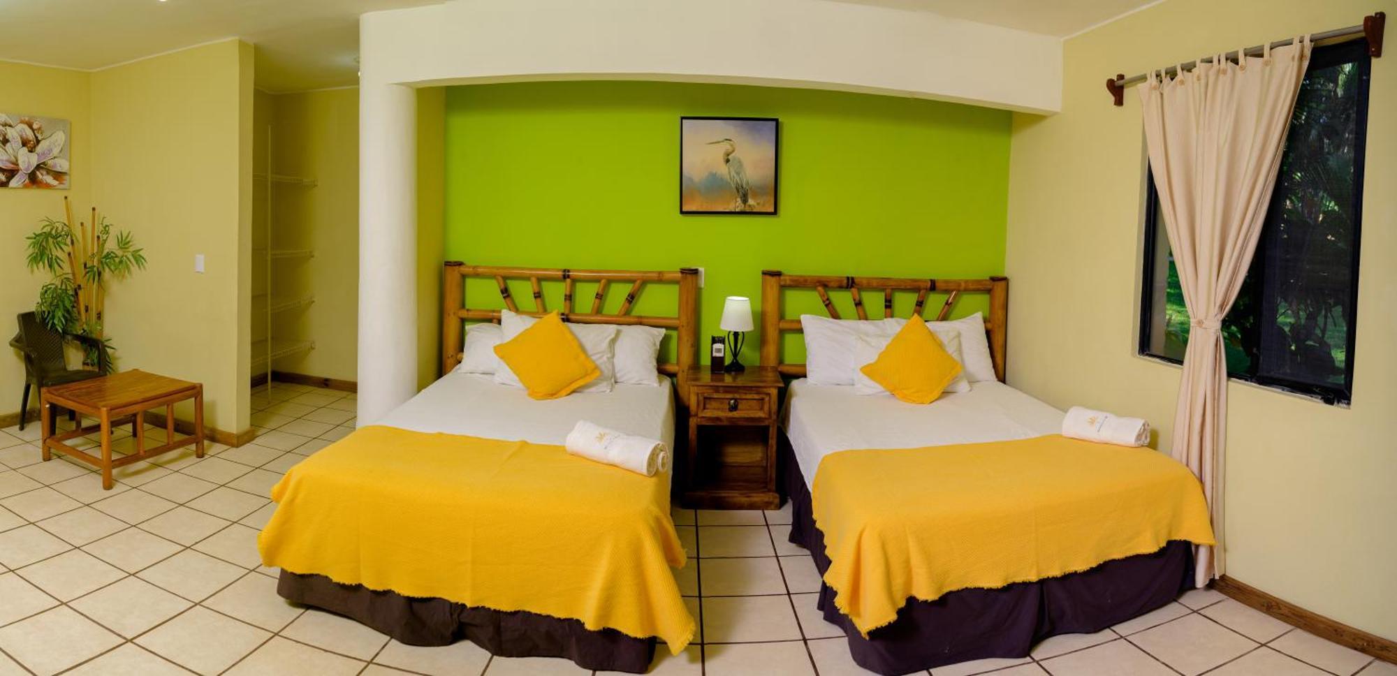 Banana Palms Hotel Rio Dulce By Eksteriør billede