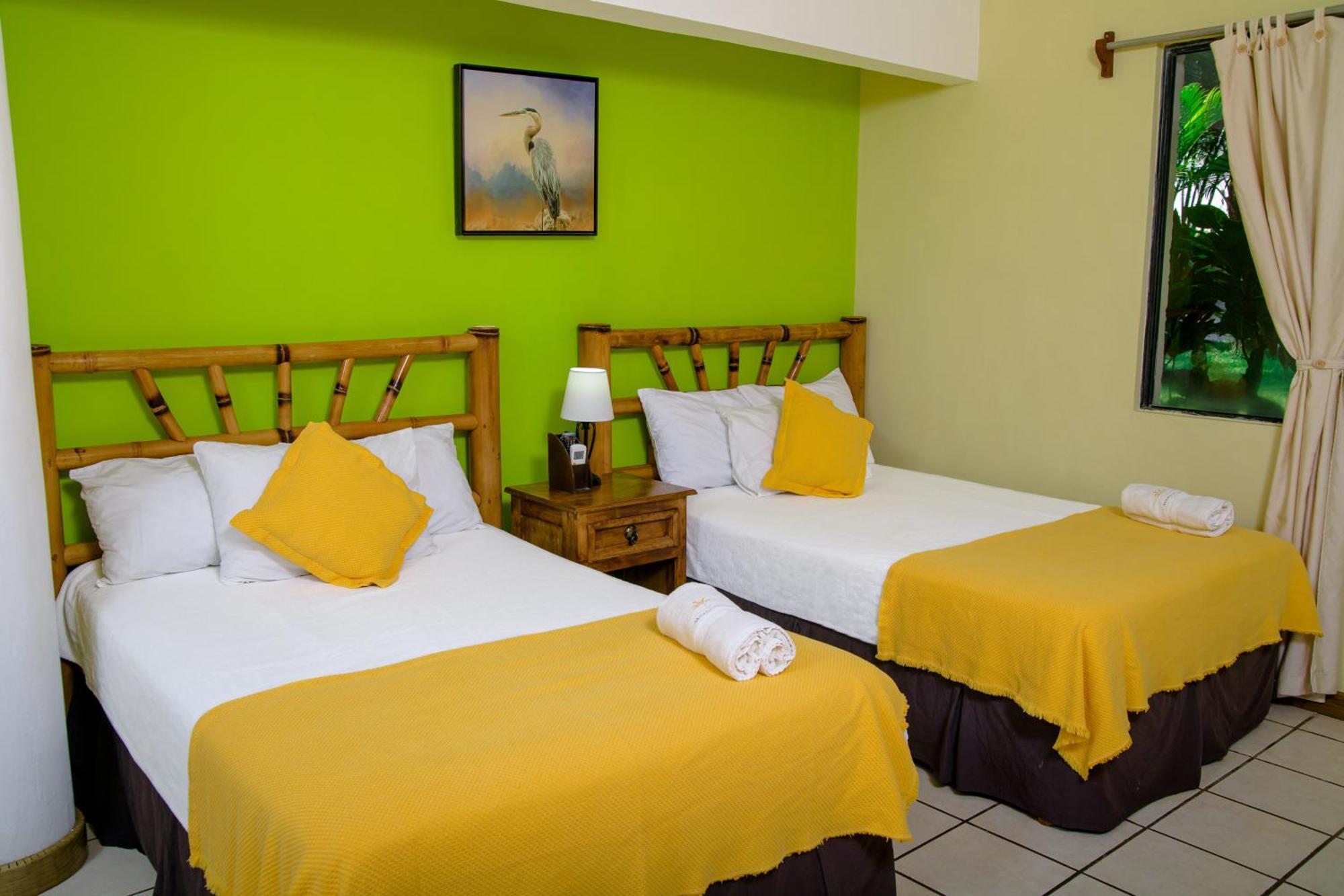 Banana Palms Hotel Rio Dulce By Eksteriør billede
