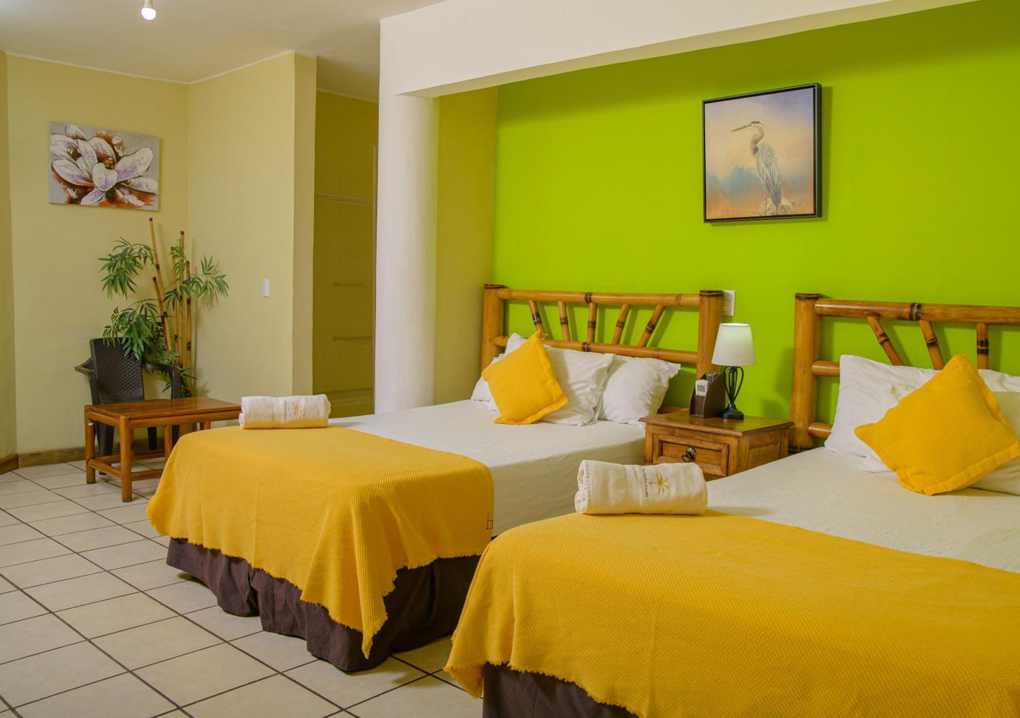 Banana Palms Hotel Rio Dulce By Eksteriør billede