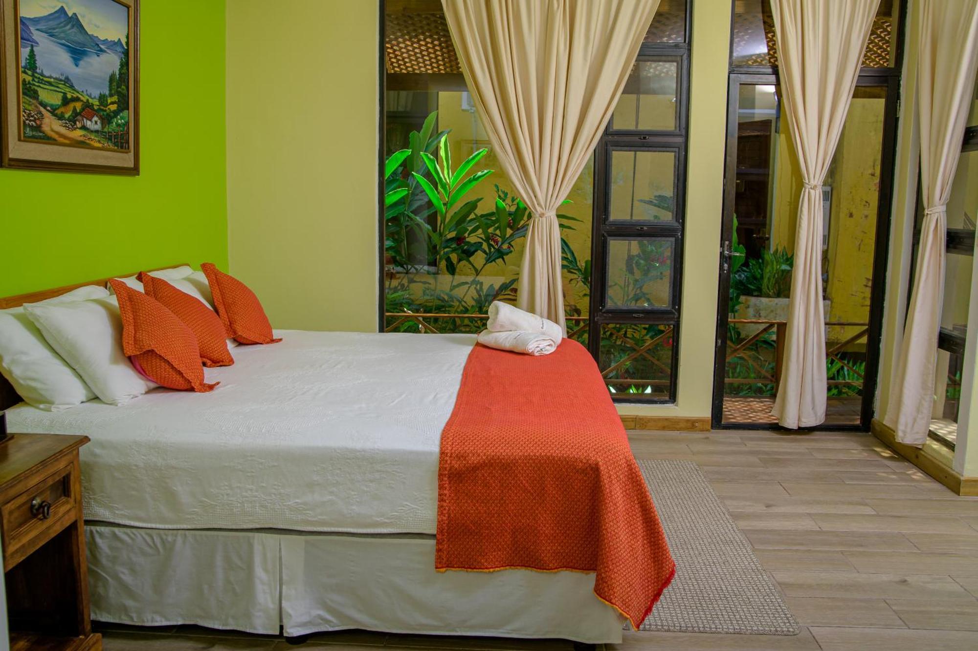 Banana Palms Hotel Rio Dulce By Eksteriør billede
