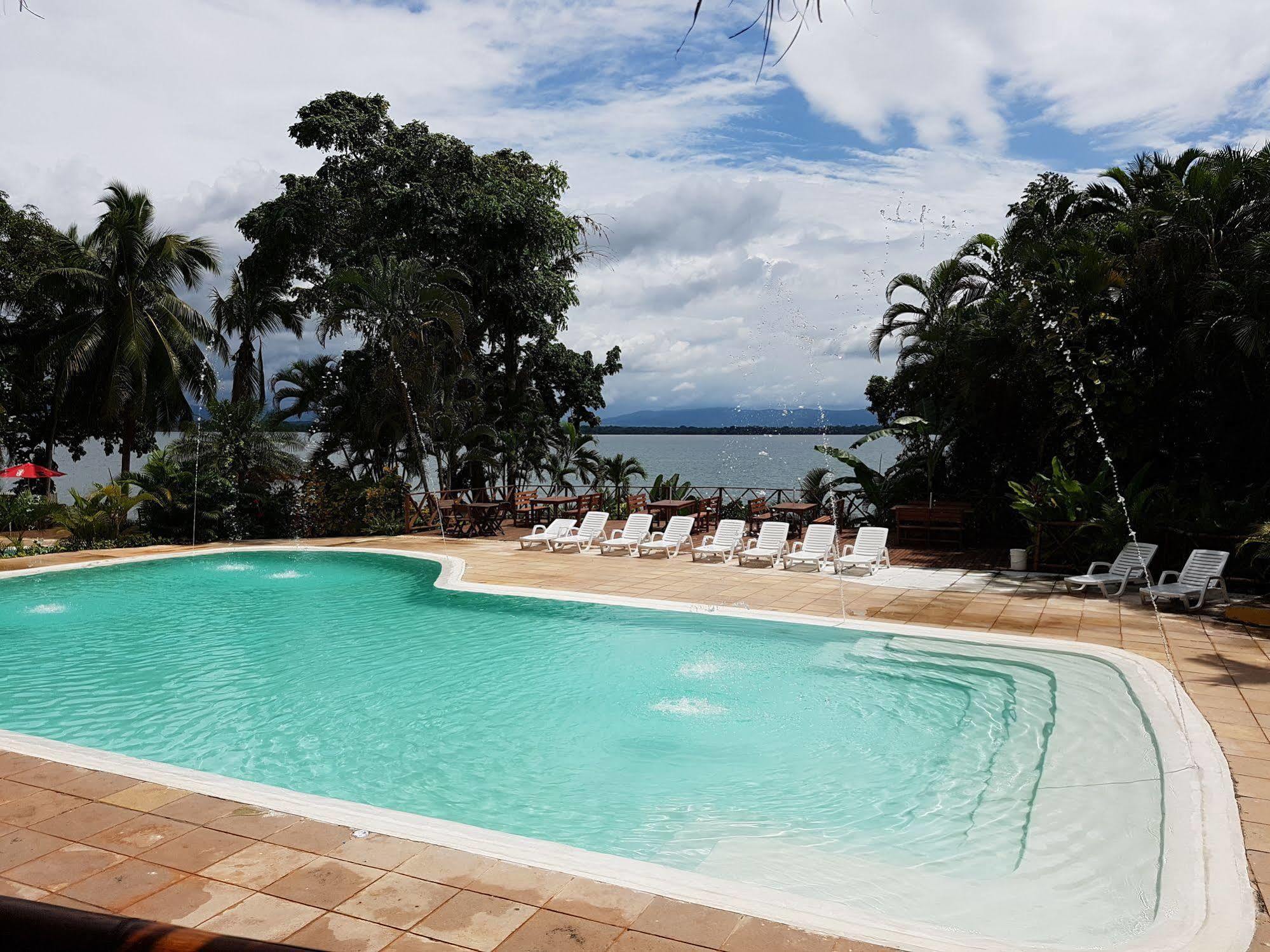 Banana Palms Hotel Rio Dulce By Eksteriør billede